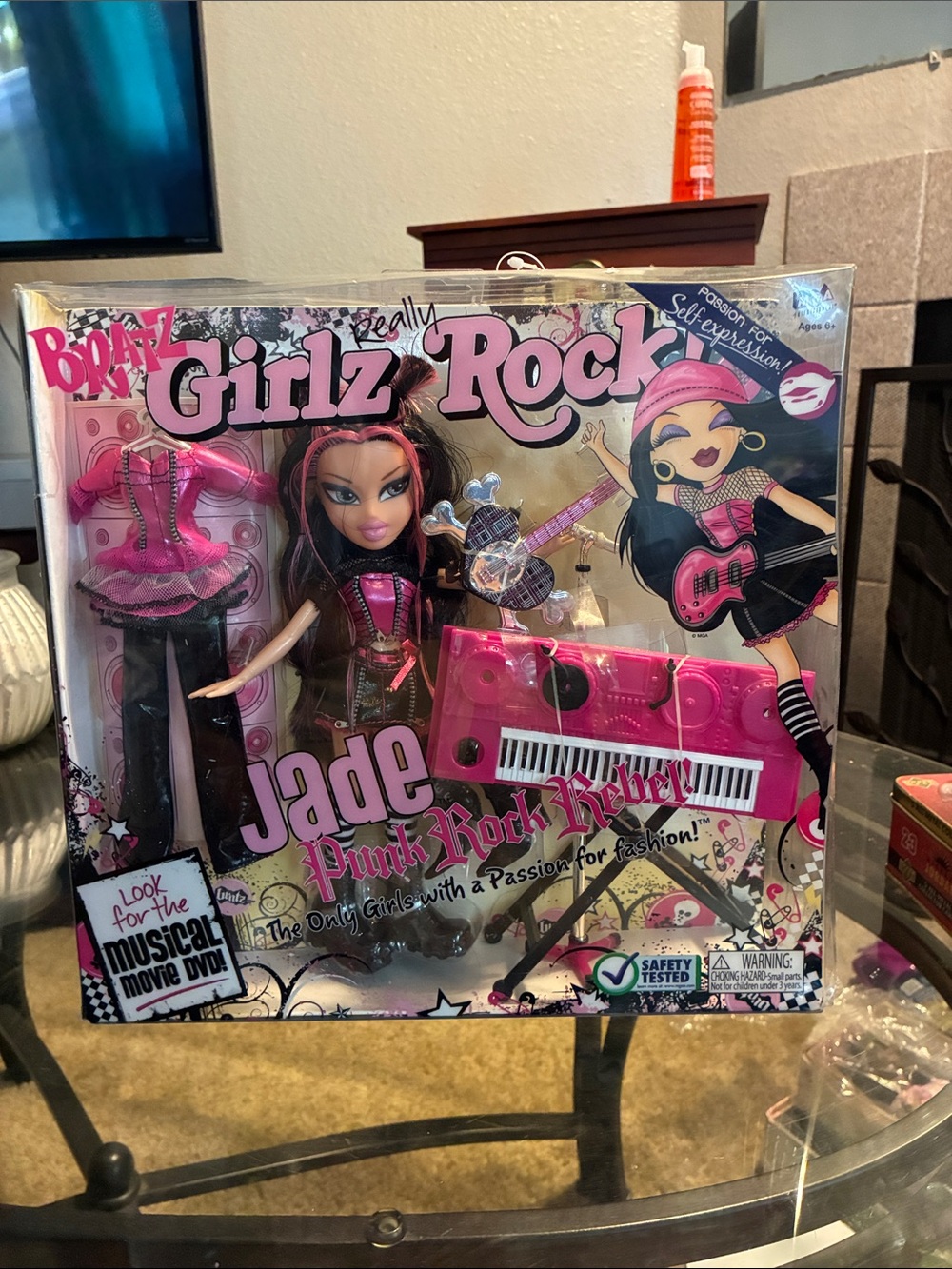 Bratz Girlz Rock Jade Pink Rock Rebel Doll with Pink Keyboard 2008